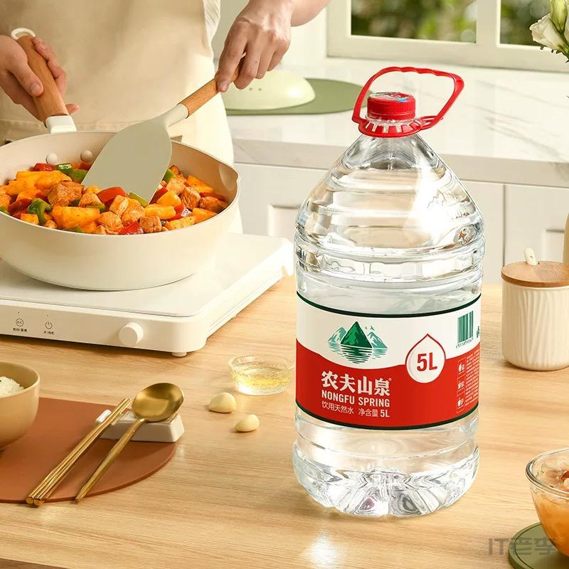 农夫山泉天然水5L